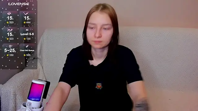 Snapshot of Home_Fox_ chatting on November 28, 2025, 10:45 pm Home Fox online show from November 28, 2025, 10:45 pm