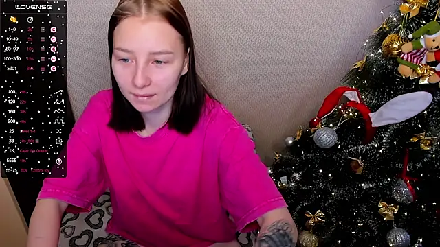 Snapshot of Home_Fox_ chatting on November 30, 2025, 2:26 am Home Fox online show from November 30, 2025, 2:26 am