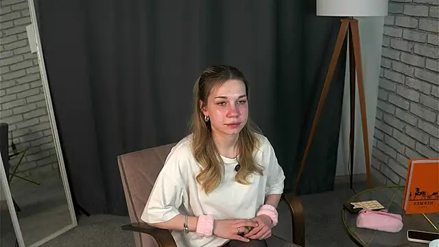 KiaOdonnel online show from December 15, 2025, 7:01 am