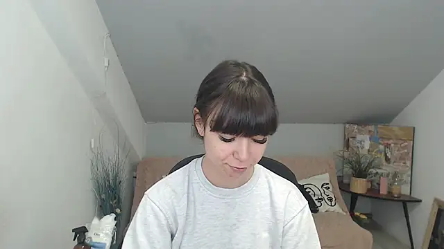 MayaWill online show from December 4, 2025, 12:58 pm