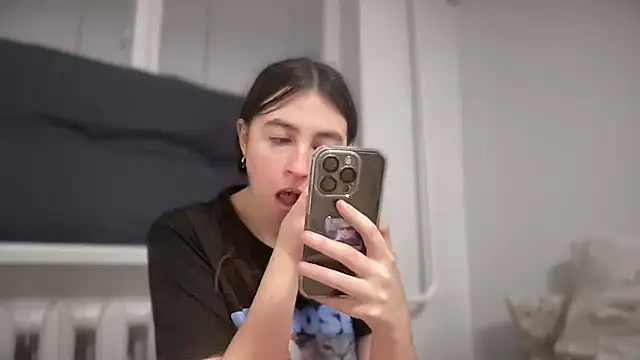 Aphr0ditee online show from March 3, 2026, 6:03 pm