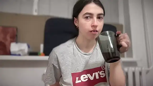 Aphr0ditee online show from March 25, 2026, 11:00 pm