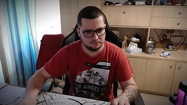 kevinnlovelly online show from December 15, 2025, 11:58 am