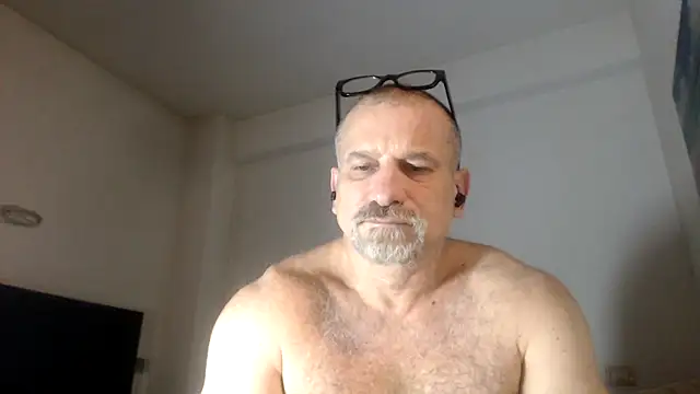 Snapshot of Mauro7788 chatting on December 13, 2025, 8:25 pm Mauro7788 online show from December 13, 2025, 8:25 pm