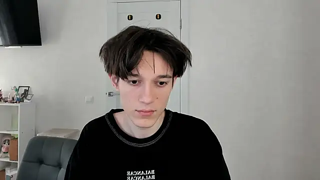 Snapshot of Mickleloveu chatting on November 28, 2025, 10:29 am Mickleloveu online show from November 28, 2025, 10:29 am