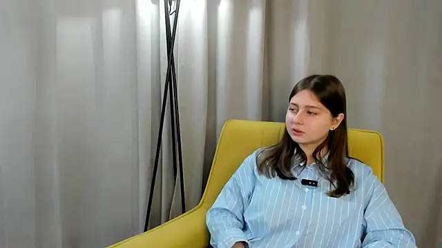 Snapshot of SophiaHalligan chatting on November 28, 2025, 8:17 am SophiaHalligan online show from November 28, 2025, 8:17 am