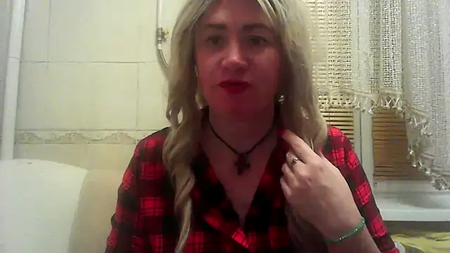 ClaireShannon online show from December 19, 2025, 5:42 pm