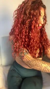 Snapshot of PrettyChloe_ chatting on April 29, 2026, 9:43 pm PrettyChloe online show from April 29, 2026, 9:43 pm