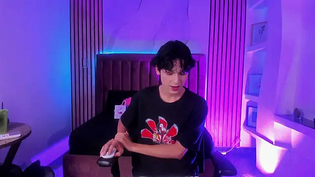 SthepanodiMonaco online show from February 2, 2026, 8:18 pm