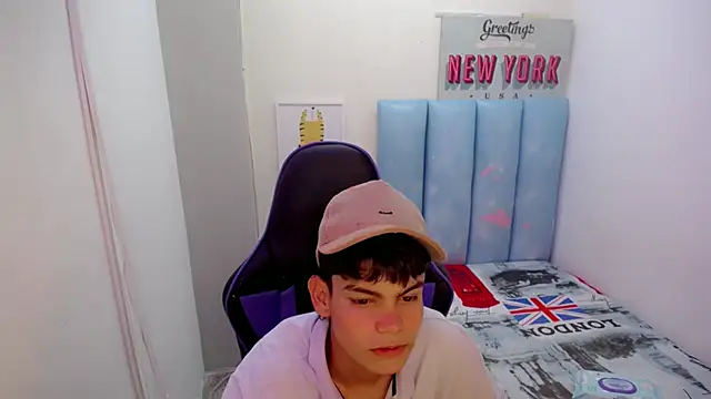 Snapshot of Lil_babyyy_ chatting on November 30, 2025, 3:21 am Lil babyyy online show from November 30, 2025, 3:21 am