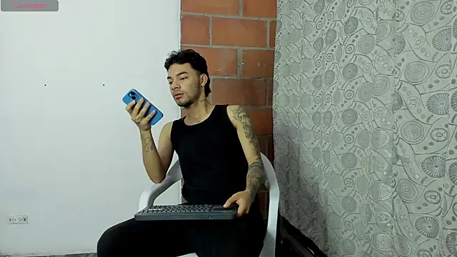 Snapshot of calvin-parker chatting on December 19, 2025, 3:13 am calvin-parker online show from December 19, 2025, 3:13 am