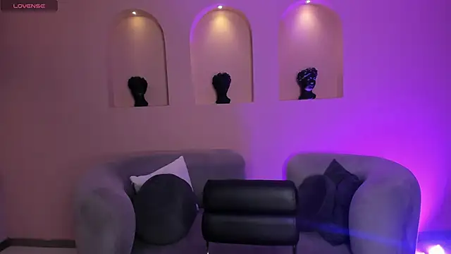 Snapshot of RossiRivers chatting on March 29, 2026, 12:05 pm RossiRivers online show from March 29, 2026, 12:05 pm