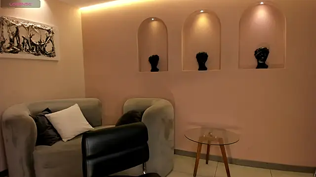 Snapshot of RossiRivers chatting on April 5, 2026, 12:13 pm RossiRivers online show from April 5, 2026, 12:13 pm