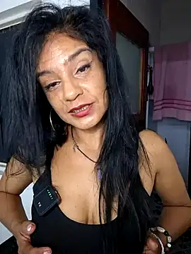Snapshot of sweetCatallina chatting on August 6, 2026, 1:24 pm sweetCatallina online show from August 6, 2026, 1:24 pm