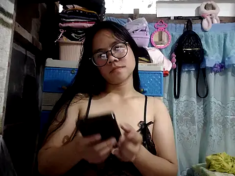 xxdreamgirl69 online show from March 5, 2026, 1:01 am