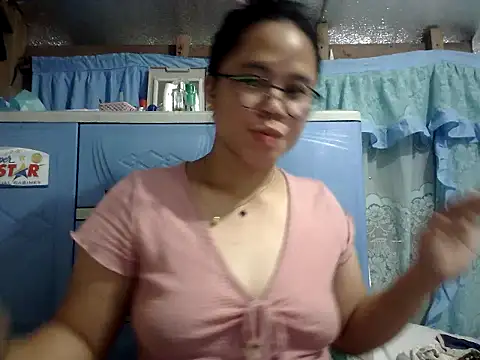 xxdreamgirl69 online show from June 25, 2026, 5:12 am