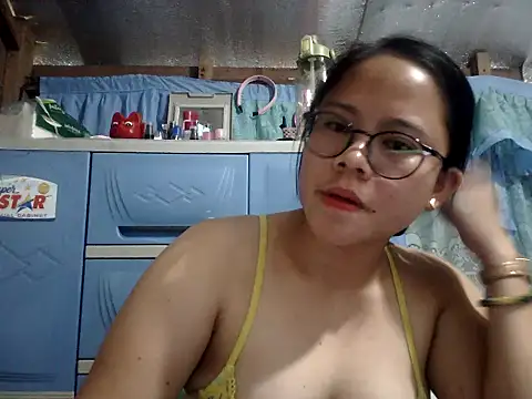 xxdreamgirl69 online show from July 24, 2026, 3:37 am