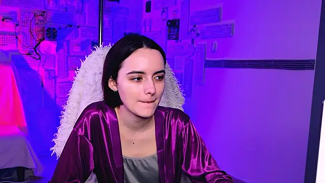 Snapshot of KateWillows chatting on February 6, 2026, 3:44 am KateWillows online show from February 6, 2026, 3:44 am