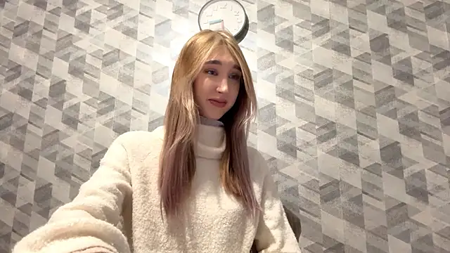 Snapshot of DetraLinz chatting on December 16, 2025, 4:45 pm DetraLinz online show from December 16, 2025, 4:45 pm