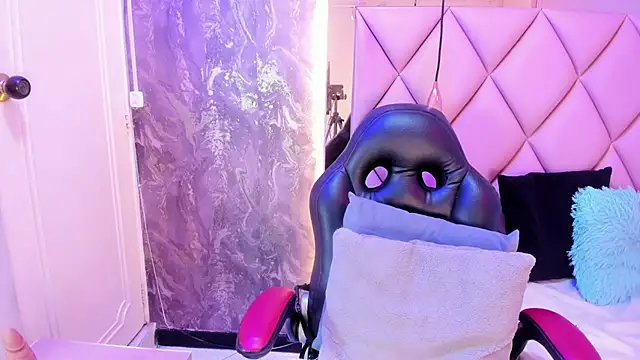 MHONIKBELUCCI online show from March 10, 2026, 10:04 pm