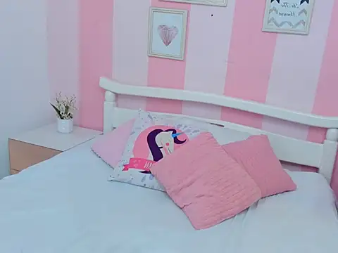 Snapshot of Amaia_Monroe chatting on December 1, 2025, 9:42 pm Amaia Monroe online show from December 1, 2025, 9:42 pm