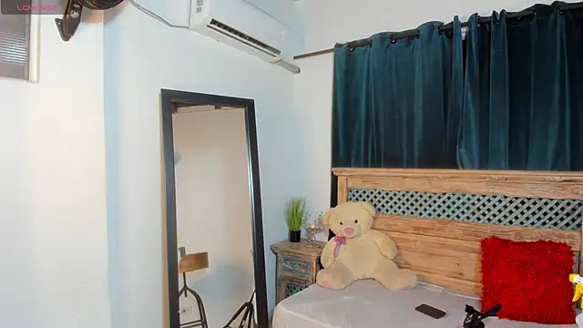 Amaia Monroe online show from June 5, 2026, 5:47 am