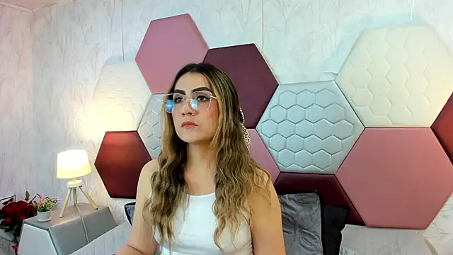 Snapshot of AriaRous chatting on February 28, 2026, 3:24 pm AriaRous online show from February 28, 2026, 3:24 pm