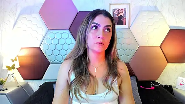 Snapshot of AriaRous chatting on April 14, 2026, 3:51 pm AriaRous online show from April 14, 2026, 3:51 pm