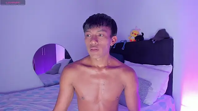 santinaughty online show from April 6, 2026, 3:04 am