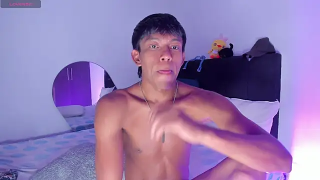 santinaughty online show from April 6, 2026, 4:46 am