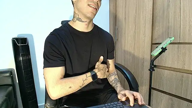 Snapshot of liorvante chatting on June 11, 2026, 1:27 am liorvante online show from June 11, 2026, 1:27 am