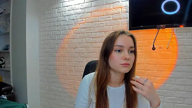 Snapshot of LouiseFlower_ chatting on November 29, 2025, 7:33 am LouiseFlower online show from November 29, 2025, 7:33 am