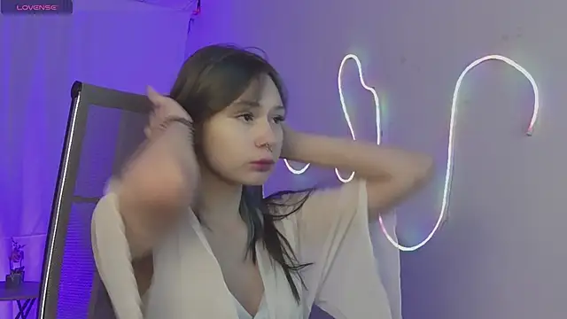 ReikoAckerman online show from December 19, 2025, 2:57 pm