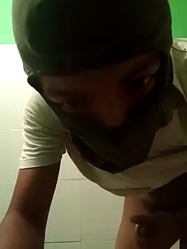 Snapshot of Hot_Student00 chatting on December 17, 2025, 7:03 am Hot Student00 online show from December 17, 2025, 7:03 am