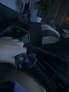 Snapshot of ResponsibleAir2 chatting on December 1, 2025, 9:36 am ResponsibleAir2 online show from December 1, 2025, 9:36 am