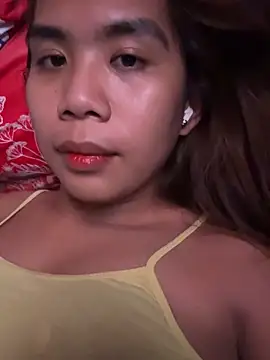 Snapshot of Margaux4U chatting on April 11, 2026, 9:35 am Margaux4U online show from April 11, 2026, 9:35 am