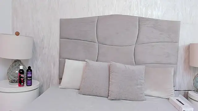 Naomii BDSM online show from January 15, 2026, 12:54 pm