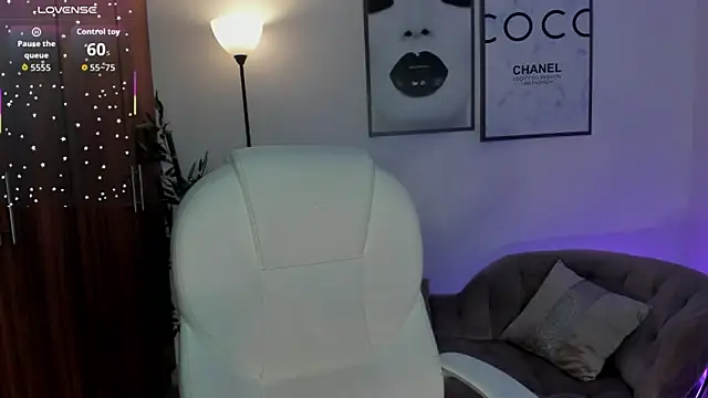 Snapshot of alana_martiins chatting on March 25, 2026, 10:49 pm alana martiins online show from March 25, 2026, 10:49 pm