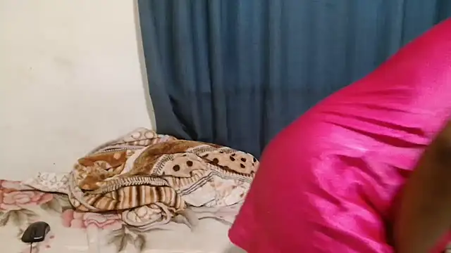 Snapshot of SexyMellow21 chatting on December 15, 2025, 1:10 am SexyMellow21 online show from December 15, 2025, 1:10 am