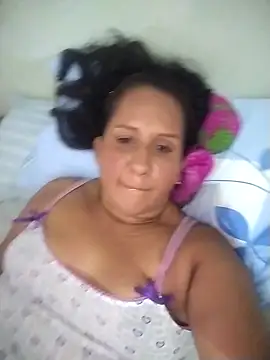 NenaCarters online show from December 4, 2025, 6:49 pm