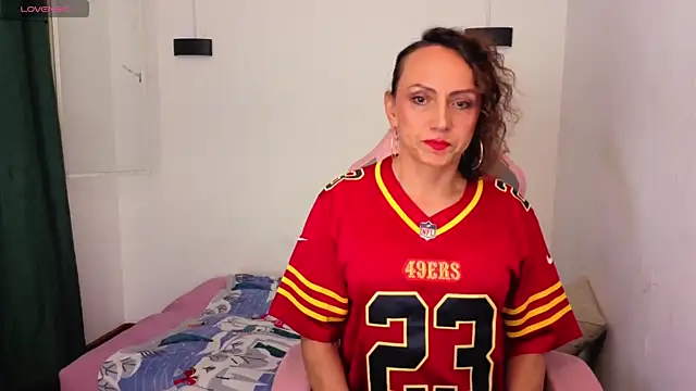 Ivonne ferrer   online show from December 4, 2025, 2:32 am