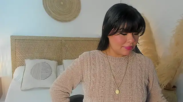 smithh23  online show from December 19, 2025, 2:29 am