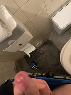 Snapshot of DutchMiracle26 chatting on January 6, 2026, 1:31 am DutchMiracle26 online show from January 6, 2026, 1:31 am