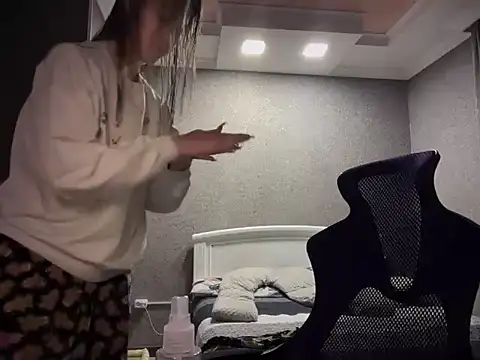 lilXdomii online show from December 14, 2025, 8:24 pm