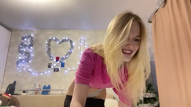 CelenFomes online show from December 3, 2025, 4:42 am