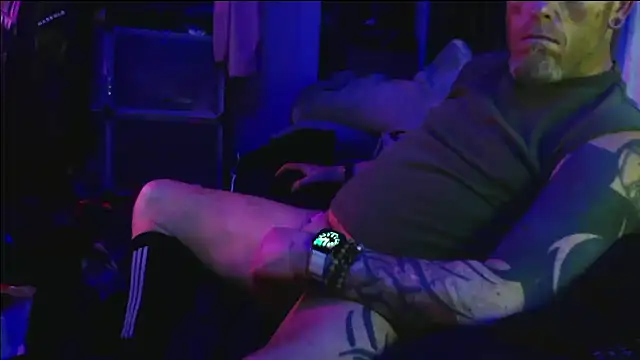 Snapshot of Prcdnhng690 chatting on December 18, 2025, 6:08 am Prcdnhng690 online show from December 18, 2025, 6:08 am