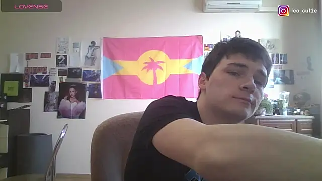Snapshot of leo_cutie chatting on March 19, 2026, 7:56 am leo cutie online show from March 19, 2026, 7:56 am