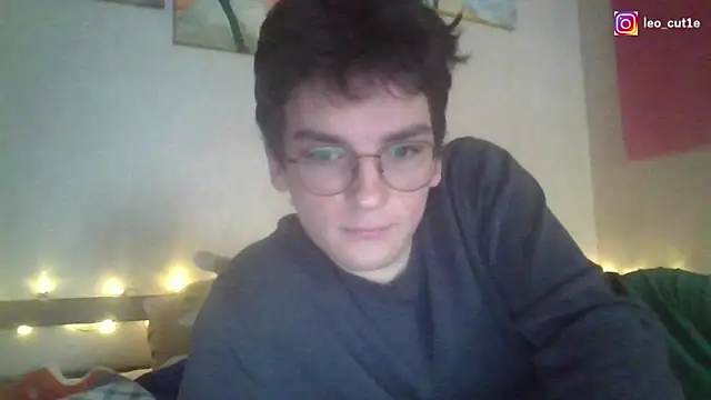 Snapshot of leo_cutie chatting on April 11, 2026, 4:50 am leo cutie online show from April 11, 2026, 4:50 am