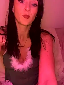 BritishBlueRose online show from December 18, 2025, 8:37 pm