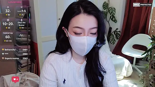 nayomi 34f online show from April 7, 2026, 3:07 am